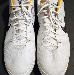 Size 18 - Nike Kobe A.D. 942521-115 Mid White Yellow